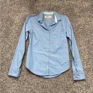 Worn once women’s hollister button down Long Sleeve Shirt